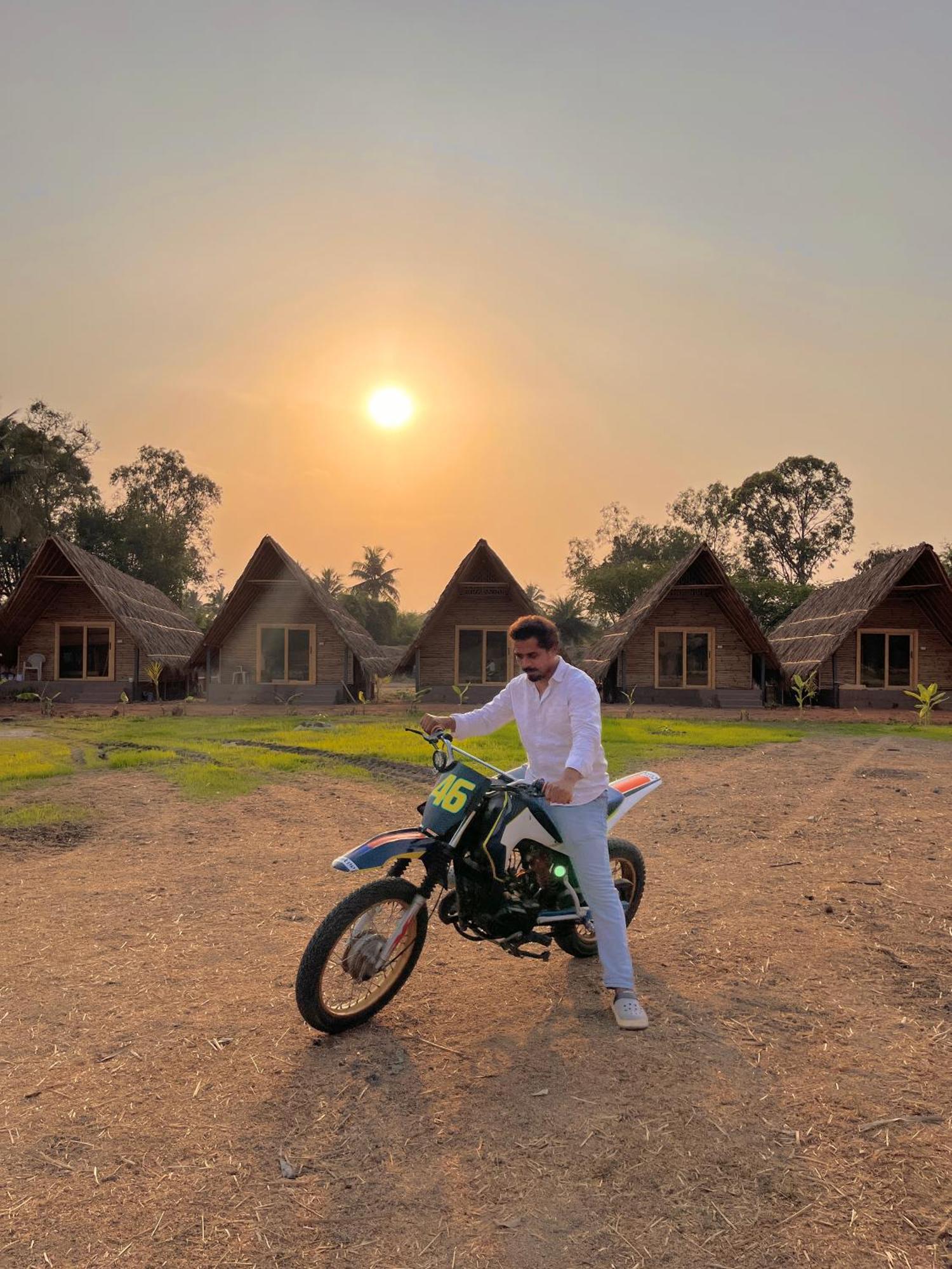 Tropical Hampi Otel Dış mekan fotoğraf