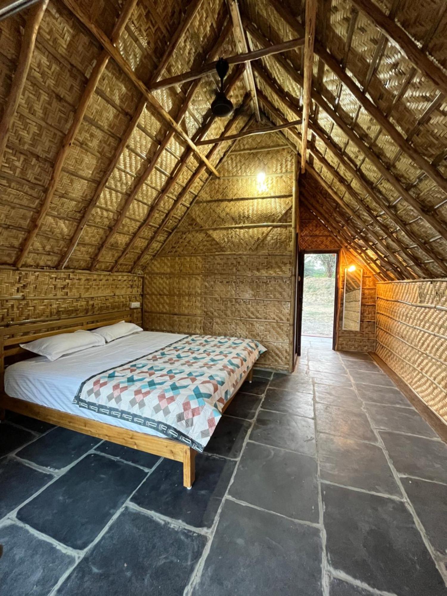Tropical Hampi Otel Dış mekan fotoğraf