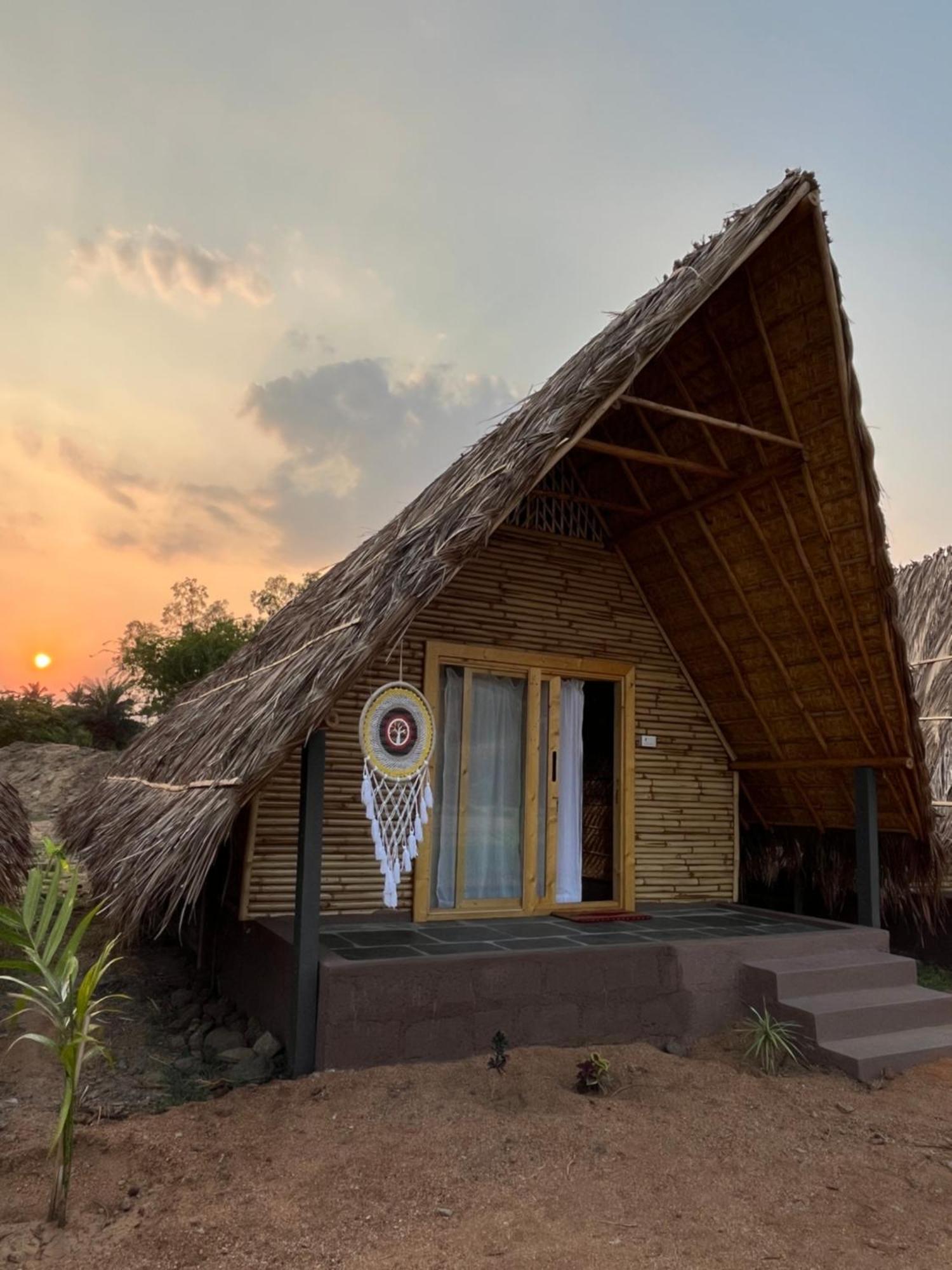 Tropical Hampi Otel Dış mekan fotoğraf