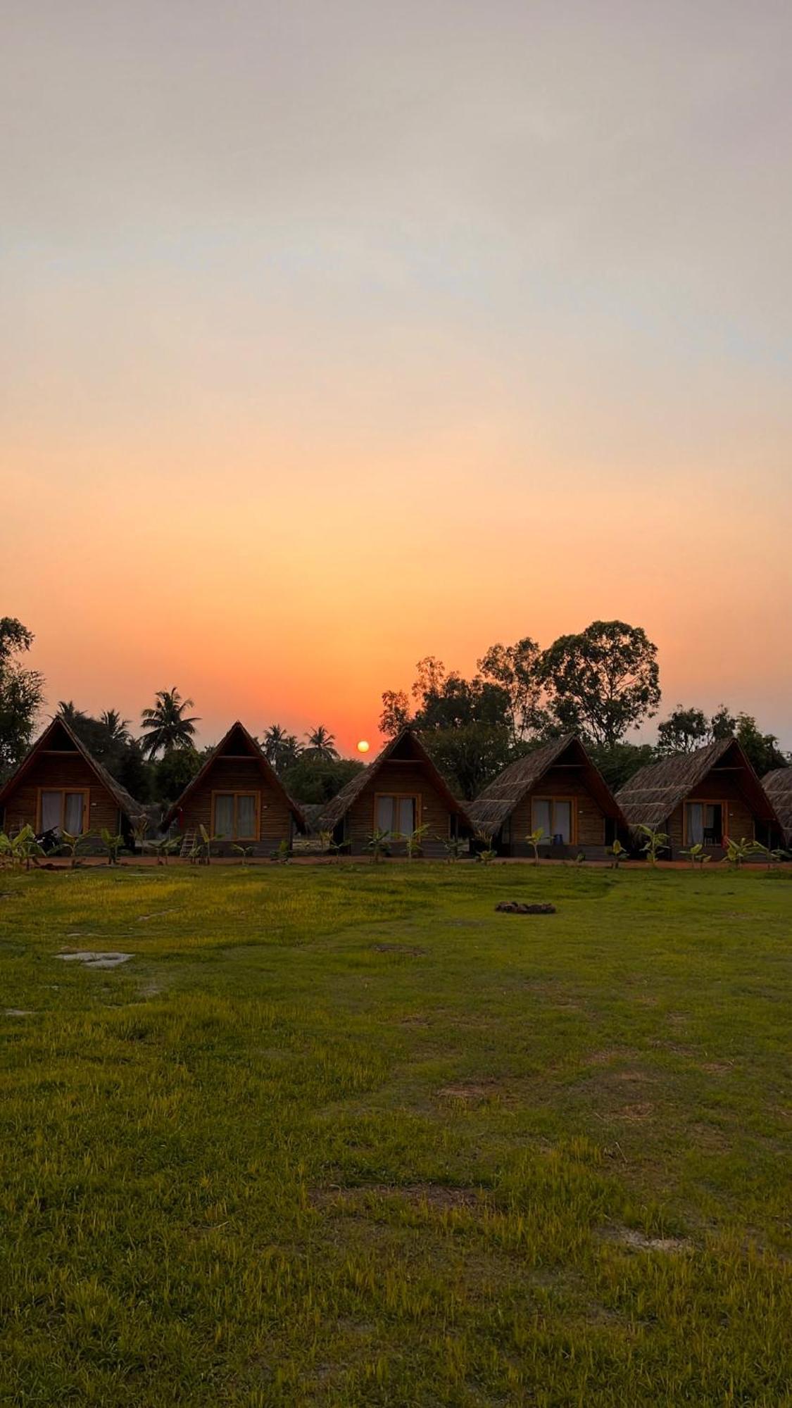 Tropical Hampi Otel Dış mekan fotoğraf