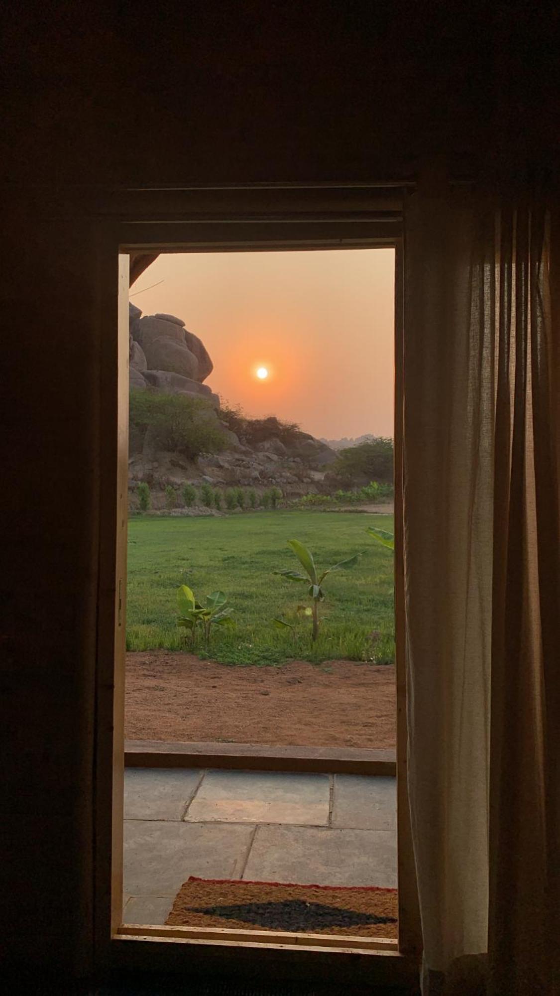 Tropical Hampi Otel Dış mekan fotoğraf