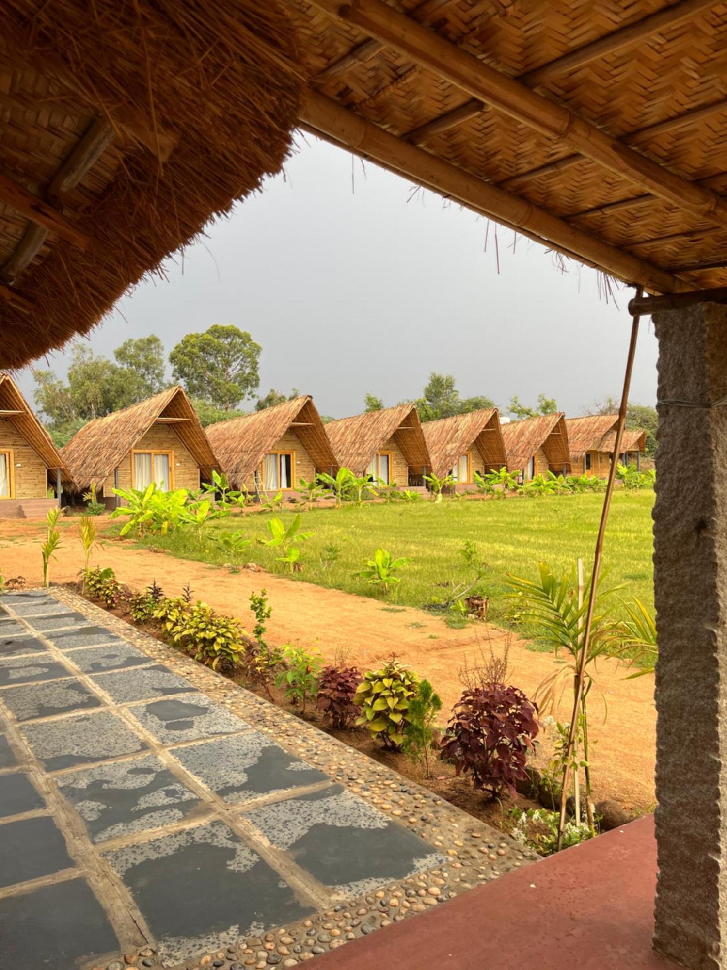 Tropical Hampi Otel Dış mekan fotoğraf