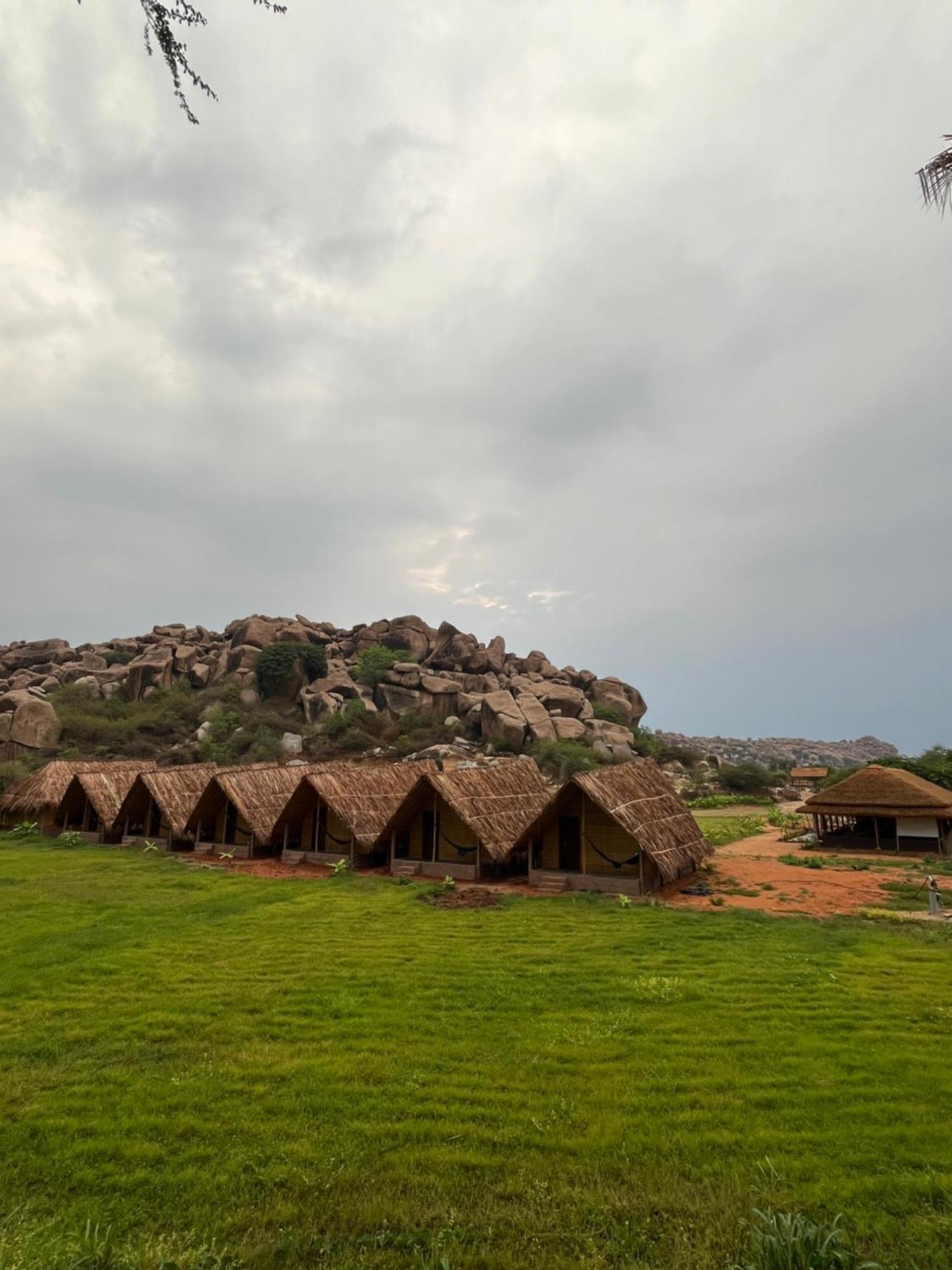Tropical Hampi Otel Dış mekan fotoğraf