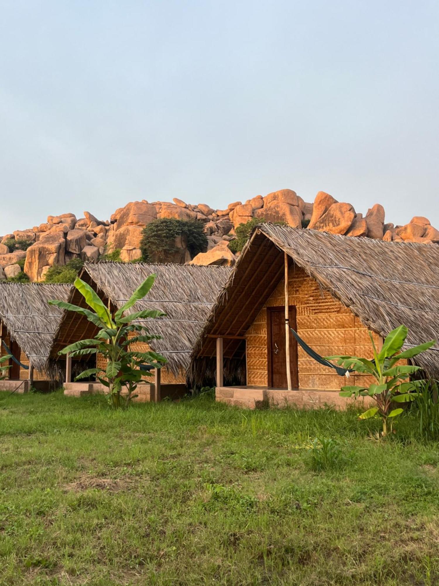 Tropical Hampi Otel Dış mekan fotoğraf